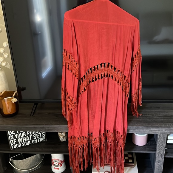 Red-orange cover up - Picture 4 of 4